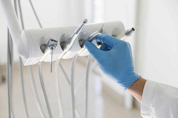 Professional Emergency Dentist technician working in Okeechobee, FL